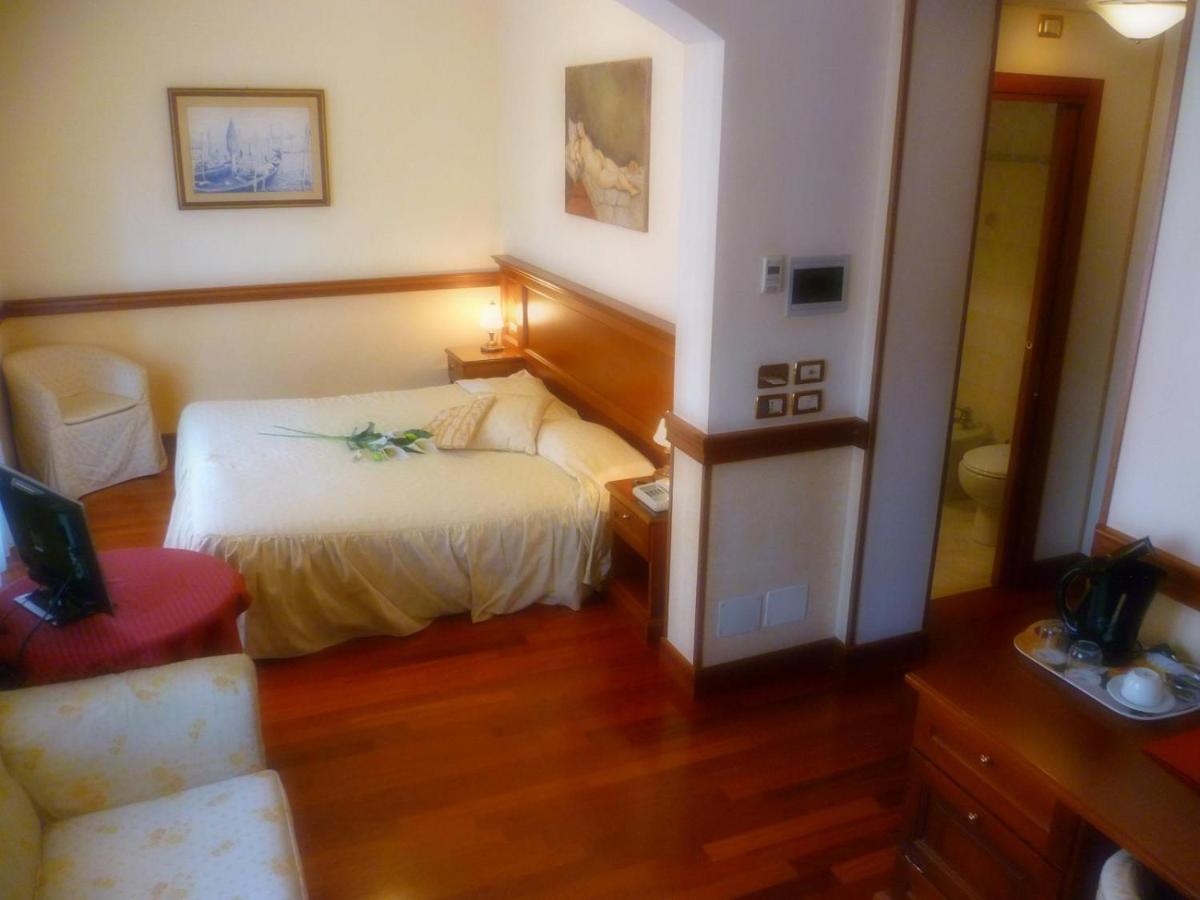 Hotel Minerva Pordenone Zewnętrze zdjęcie