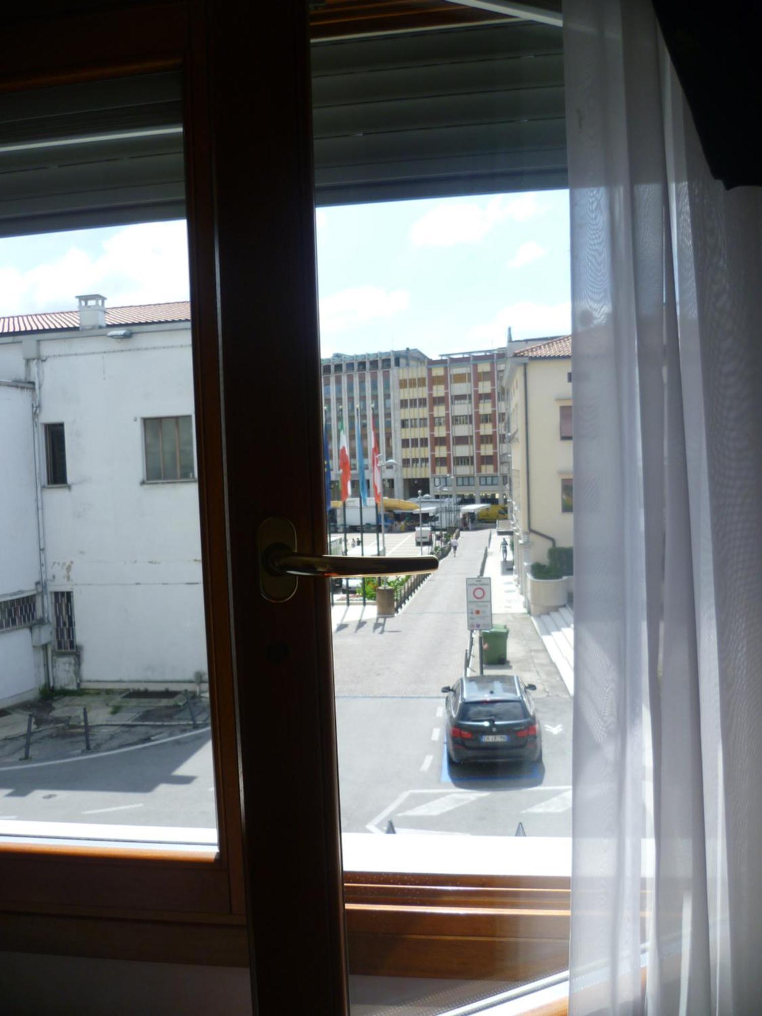 Hotel Minerva Pordenone Zewnętrze zdjęcie