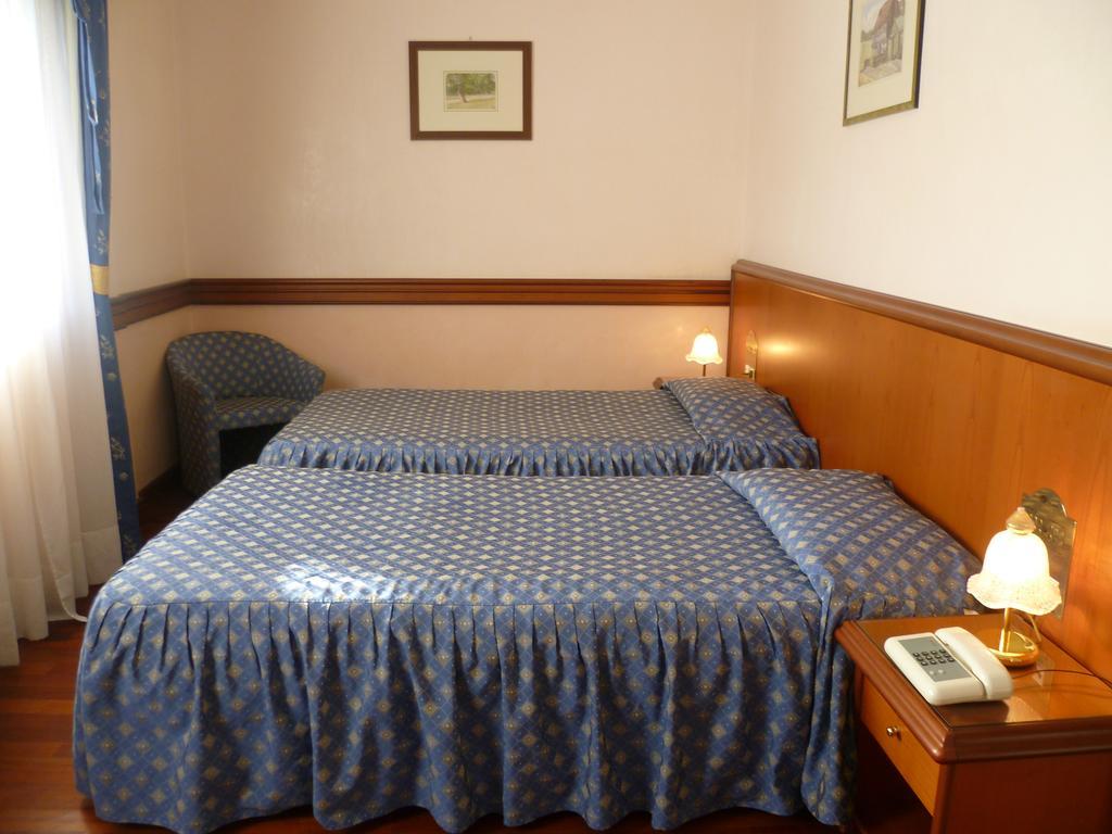 Hotel Minerva Pordenone Zewnętrze zdjęcie