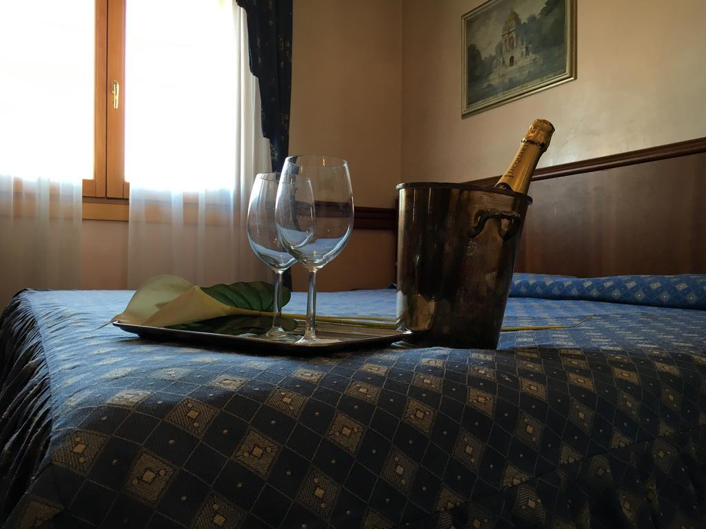 Hotel Minerva Pordenone Zewnętrze zdjęcie
