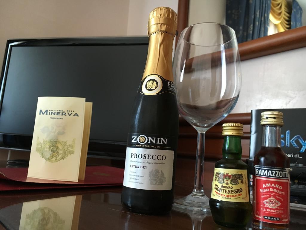 Hotel Minerva Pordenone Zewnętrze zdjęcie